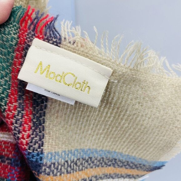Modcloth Womens One Size Holiday Plaid Oversized Blanket Scarf Poncho in Red - Picture 5 of 6